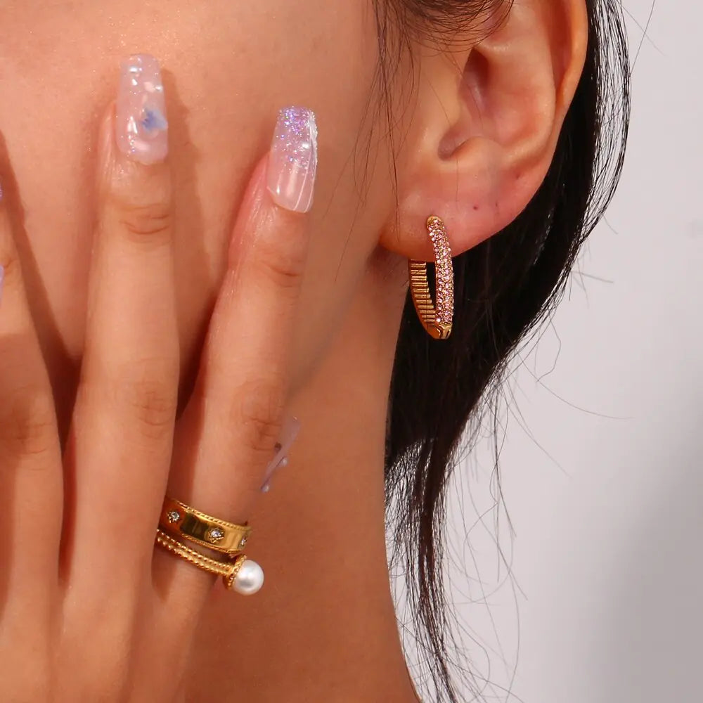V-Shaped Crystal Pearl Earrings